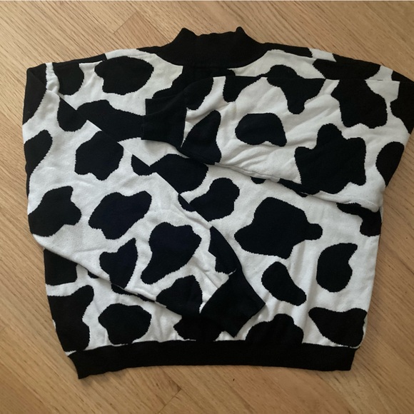 Fashion Brand Company Cow Print Knit Sweater - out of print! - Picture 5 of 13